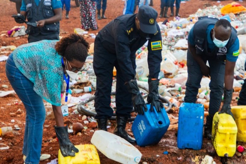 Kigali: Hangijwe ibiyobyabwenge n'ibicuruzwa bitemewe bitandukanye bifite agaciro ka Miliyoni 61,701,740 Frw (Amafoto)