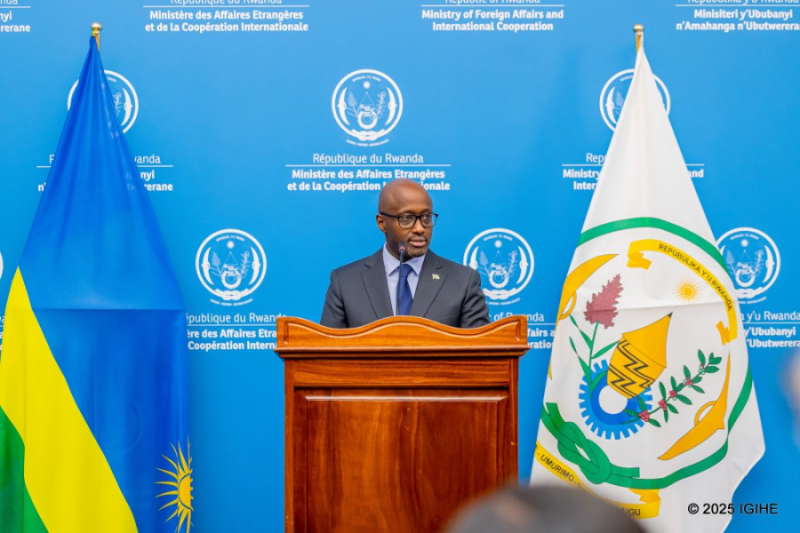 Minisitiri Nduhungirehe yanenze umudepite w'u Bubiligi ku gushyigikira Rusesabagina