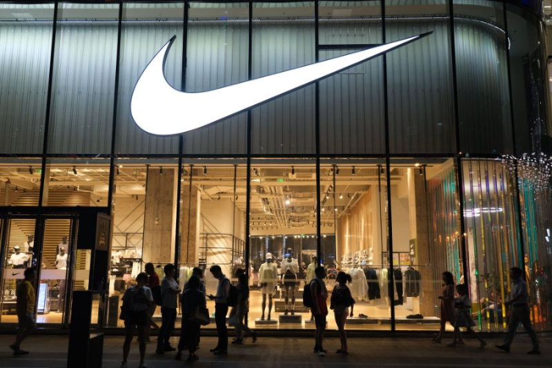 Igihombo gikabije gishyira Nike ku ntera yo kuva mu Bushinwa