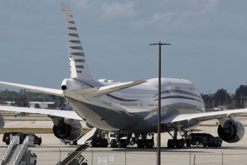 Indege itwara perezida Amerika yahawe na Qatar igiye gutangira akazi