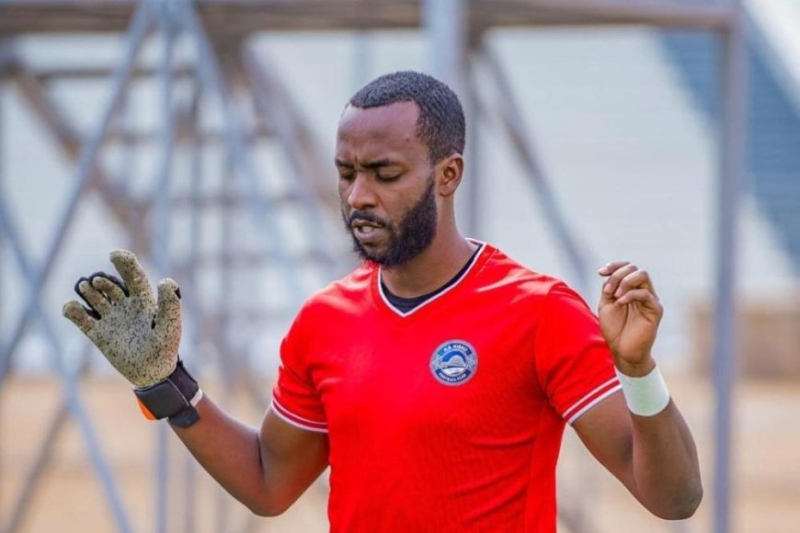 Kimenyi Yves yibajije ku mikorere ya Rayon Sports mu isoko ry'abakinnyi