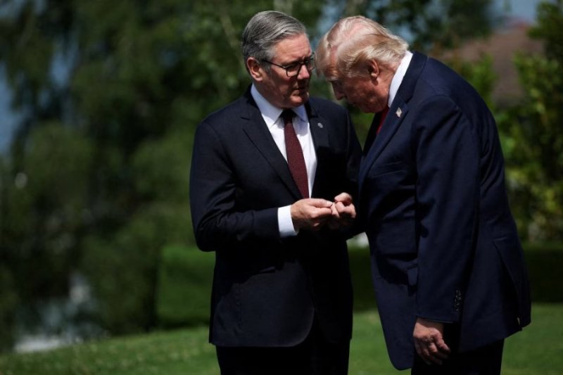 Trump yakinnye ku mubyimba Starmer w'u Bwongereza uri mu mazi abira
