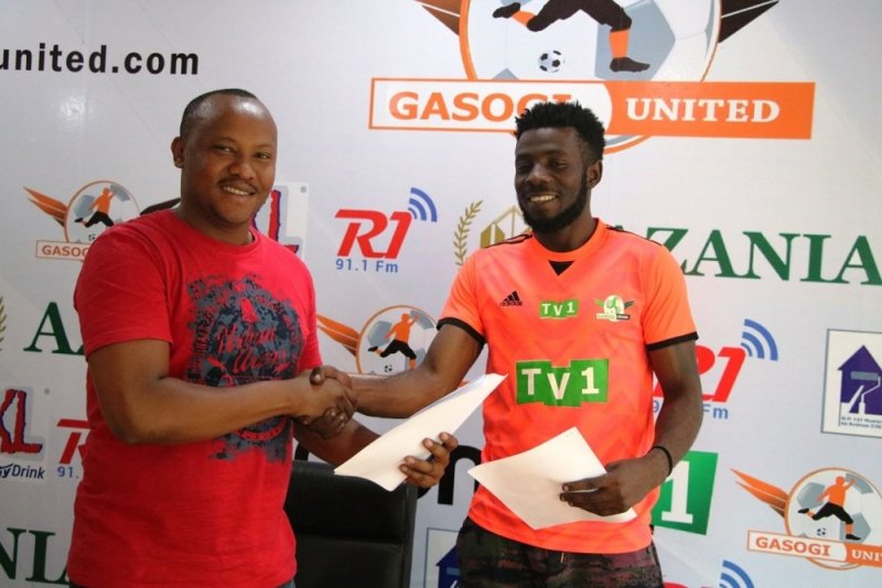 Gasogi United yahaye Kwizera Olivier iminsi 2 yo kuba yayisinyiye cyangwa akajyanwa mu nkiko
