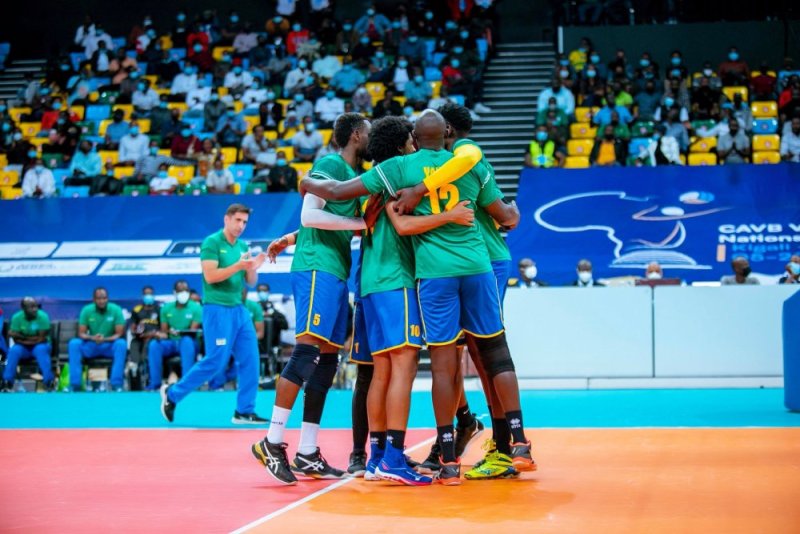 Volleyball: U Rwanda rwatsinze Uganda bigoranye ruhita ruyobora itsinda
