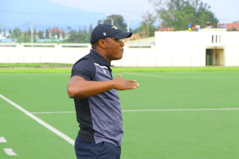 Guy Bukasa yemeje ko yataye mu kimoteri umukinnyi we wamutsindishije kuri APR FC