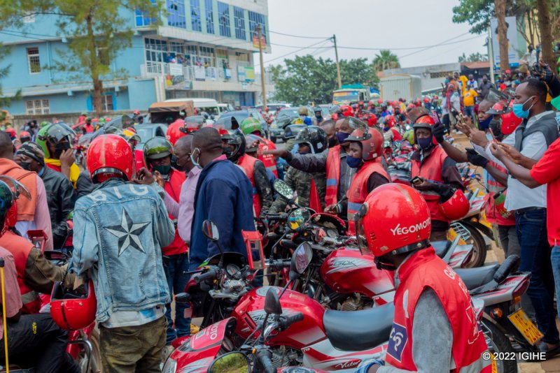 Igenzurwa rya Mubazi ku bamotari ryabaye rihagaritswe nyuma y'aho bigaragambije