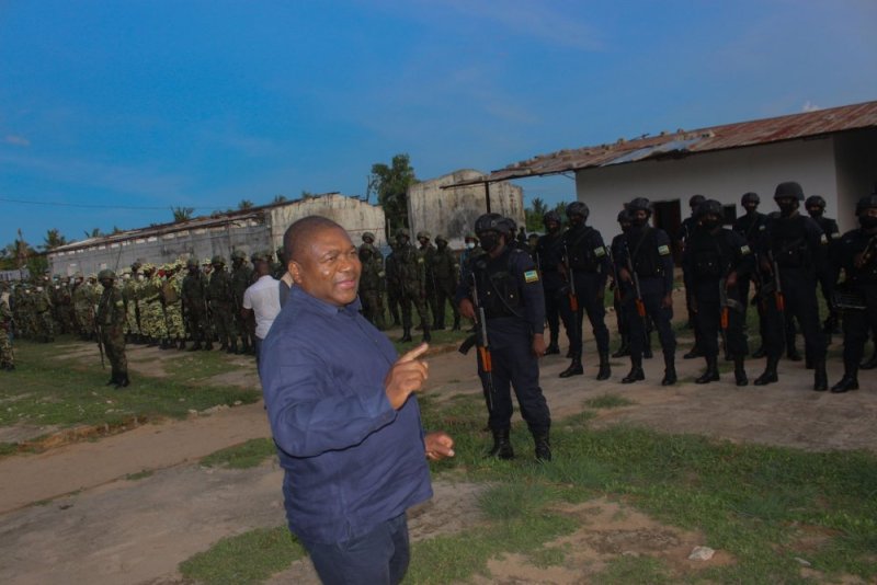 Perezida Nyusi yasuye ingabo z'u Rwanda ziri i Afungi na Palma arazishimira