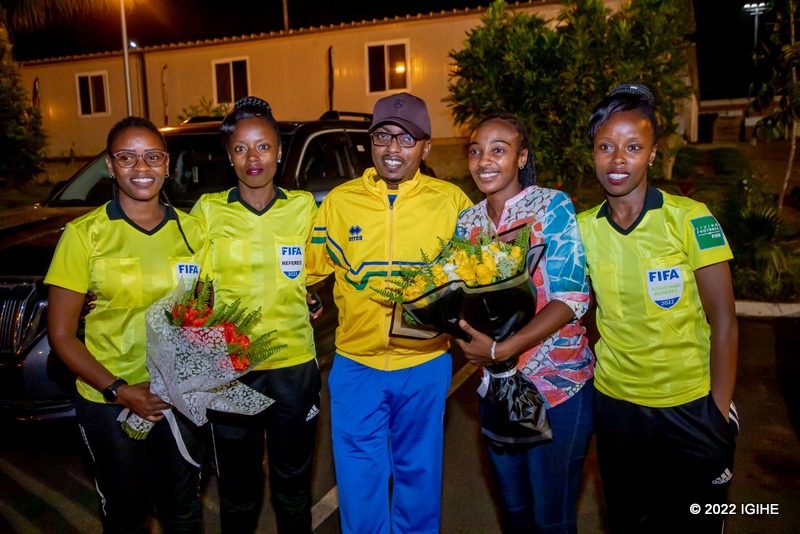Mukansanga Salima wakoze amateka muri AFCON2021 yagarutse mu Rwanda