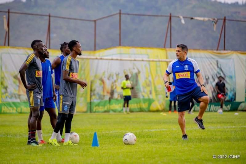 Umutoza mushya wa Rayon Sports yakoresheje imyitozo ya mbere [AMAFOTO]