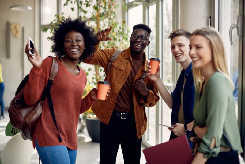 Sobanukirwa ibintu 5 bitangaje bisigaye bikurura abakobwa benshi ku bahungu muri iyi minsi 