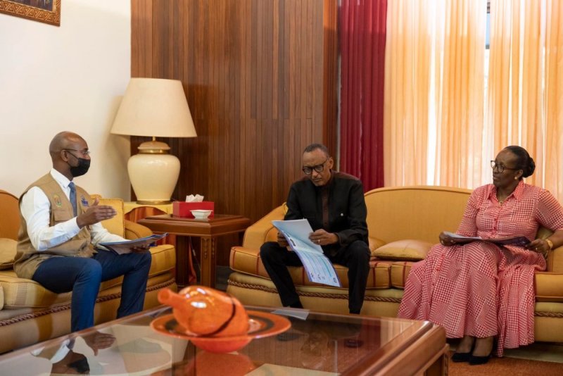 Umuryango wa Perezida Kagame wafashe iya mbere mu #Kwibaruza [AMAFOTO]