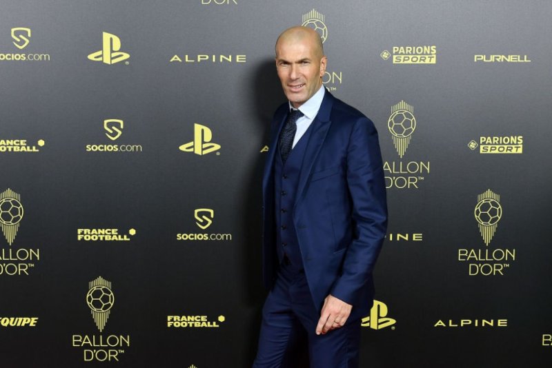 Zinedine Zidane yasubije abamubajije igihe azagarukira mu butoza