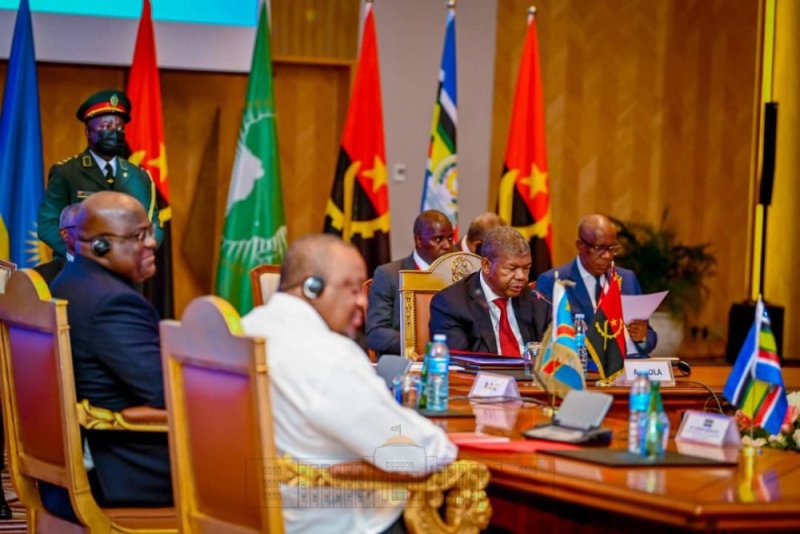Abaperezida ba EAC basabye M23 kuva mu duce yafashe vuba na bwangu 