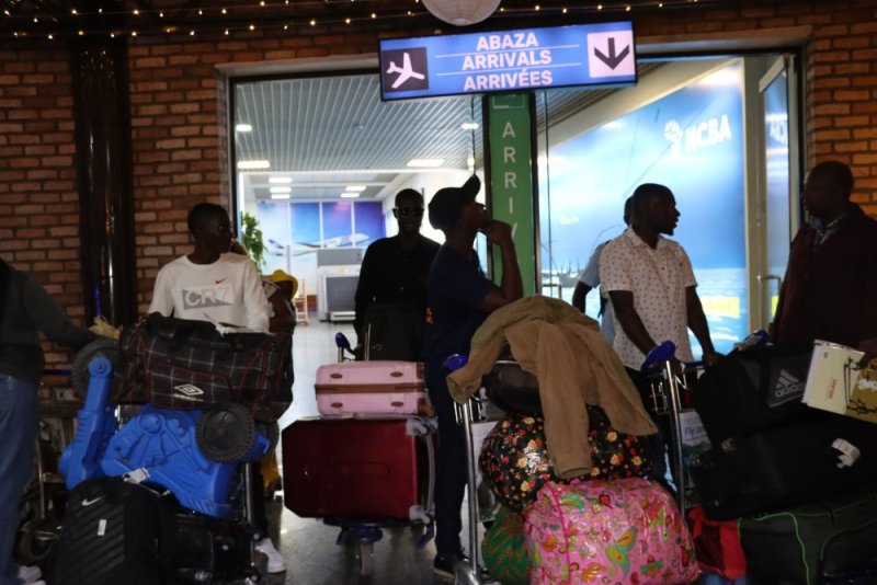 Abanyarwanda 26 Bari bamaze imyaka myinshi barahungiye muri Mozambike bahungutse