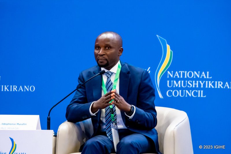 Minisitiri mushya w'Ubuhinzi n'Ubworozi yagaragaje icyazamura umusaruro w'ibiribwa mu Rwanda