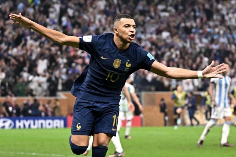 Ikipe Mbappe yakundaga cyane akiri umwana yamenyekanye