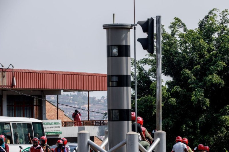 Polisi y'u Rwanda yasubije abayishinja gushakira amafaranga menshi muri Camera zo ku mihanda aho gufasha abagenzi