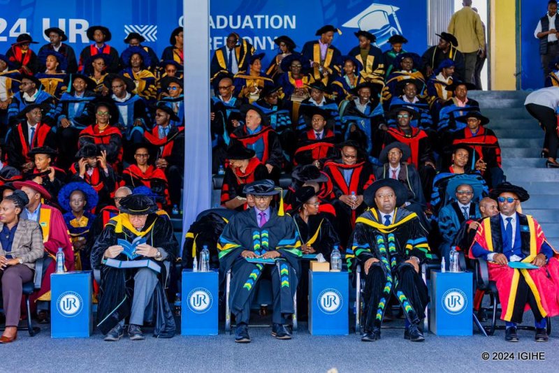 Kaminuza y'u Rwanda yashyize ku isoko abarenga 8.000