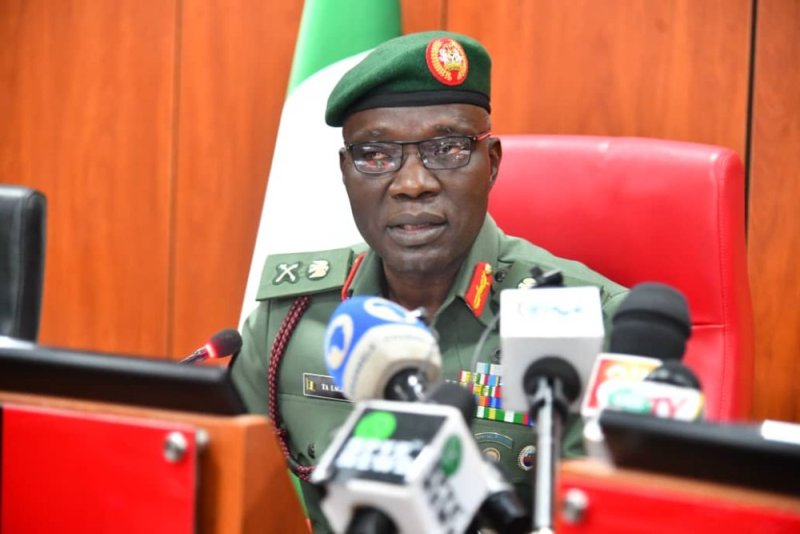 Umugaba Mukuru w'Ingabo za Nigeria yapfuye ku myaka 56