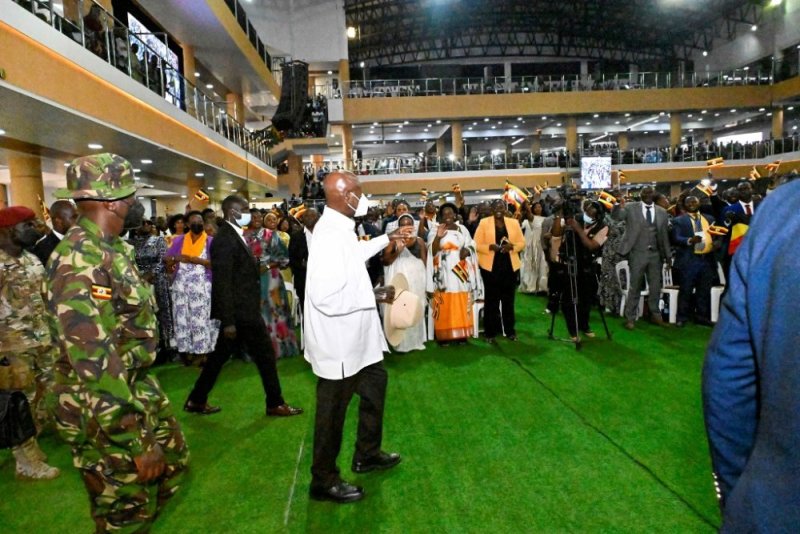 Uganda: Museveni agiye gukurikiranira hafi abanyamadini bavuga ko bakiza indwara