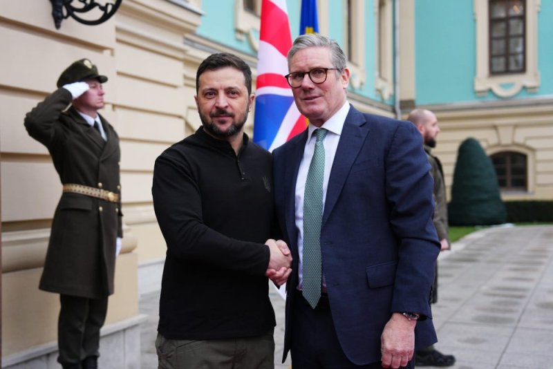 U Bwongereza bwavuze ko bwiteguye kohereza ingabo muri Ukraine