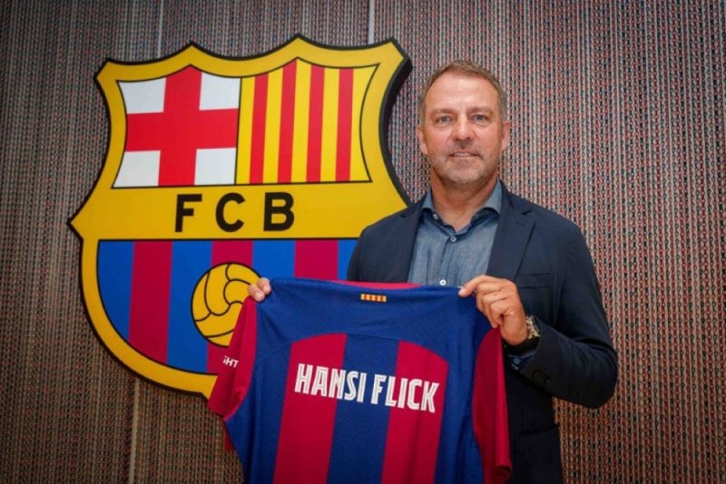 Hansi Flick agiye kongera amasezerano muri FC Barcelone