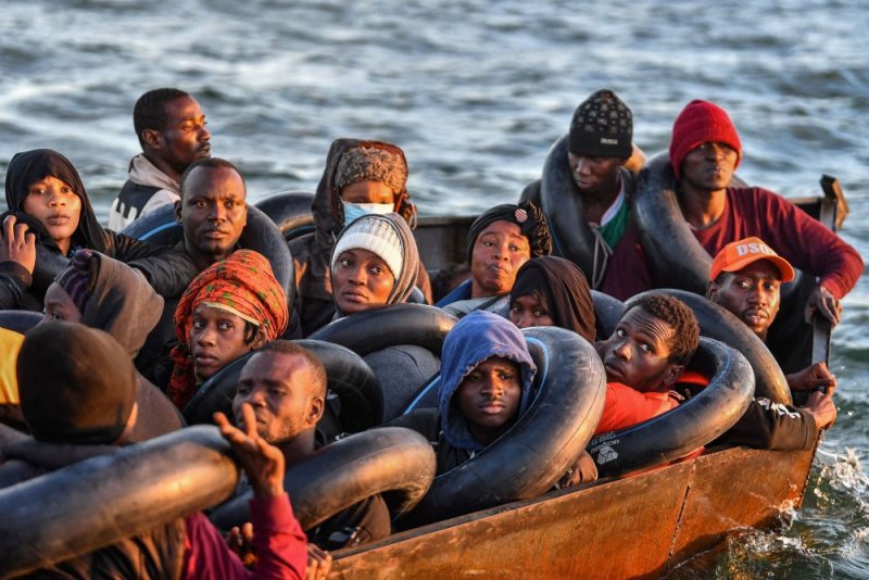 Hahishuwe ko u Bwongereza bwishyura abimukira ngo bemere gusubira mu bihugu byabo