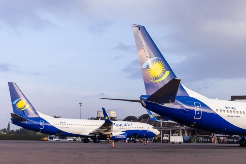 RwandAir yungutse Boeing 737-800 ebyiri