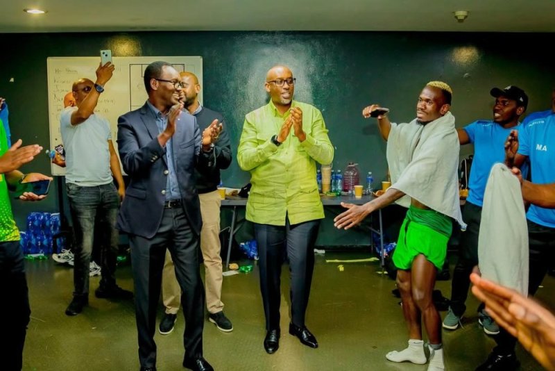 Hamenyekanye amafaranga Perezida wa FERWAFA yahaye Amavubi nk'agahimbazamusyi ayakuye ku ikofi ye