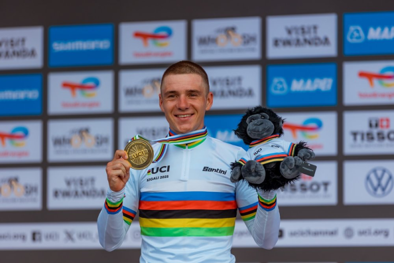 Yakinnye umupira w'amaguru: Remco Evenepoel wandikiye amateka i Kigali ni muntu ki?