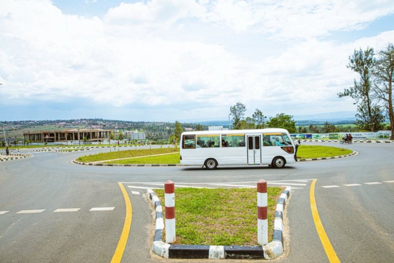 Haratahwa imihanda y'ibilometero 151 mu mihora 3 yo mu Rwanda 