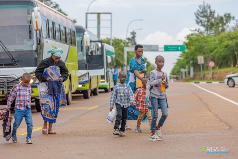Impunzi z'Abarundi zirenga 100 zasubiye mu gihugu cyabo