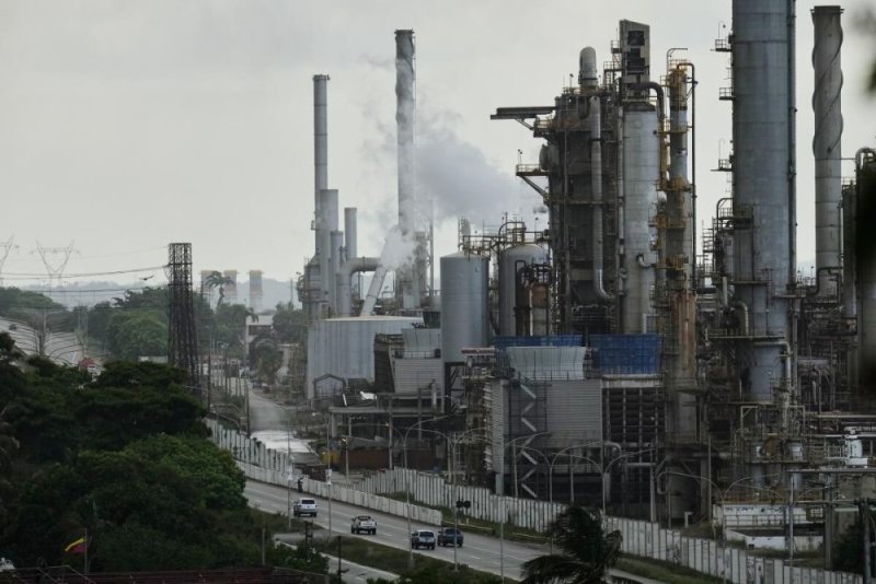 Amerika yatangiye kugurisha peteroli ya Venezuela