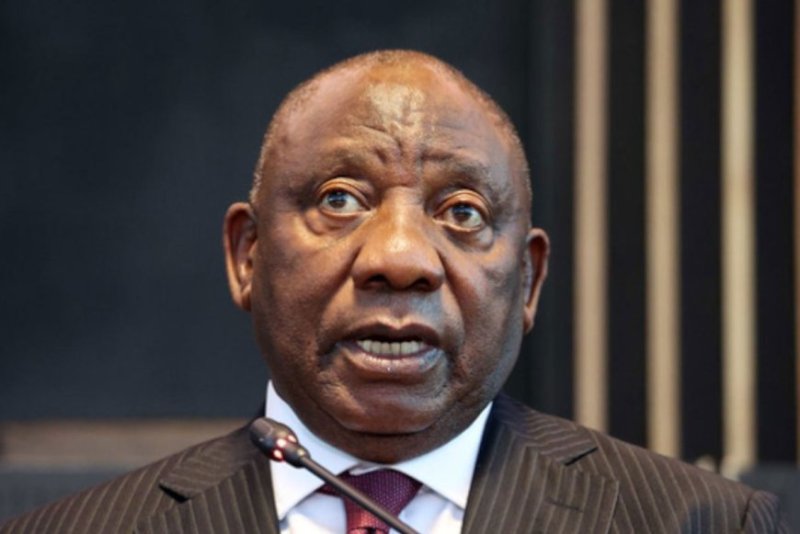 Cyril Ramaphosa yakuriye inzira ku murima abamusaba kwegura