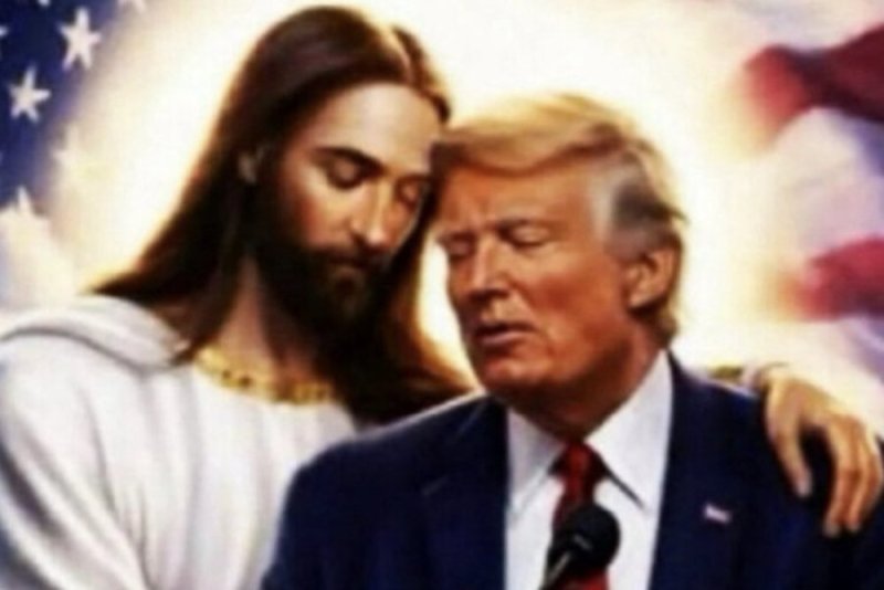 Trump yongeye kurikoroza ashyira hanze ifoto imugaragaza afashwe na Yezu ku rutugu