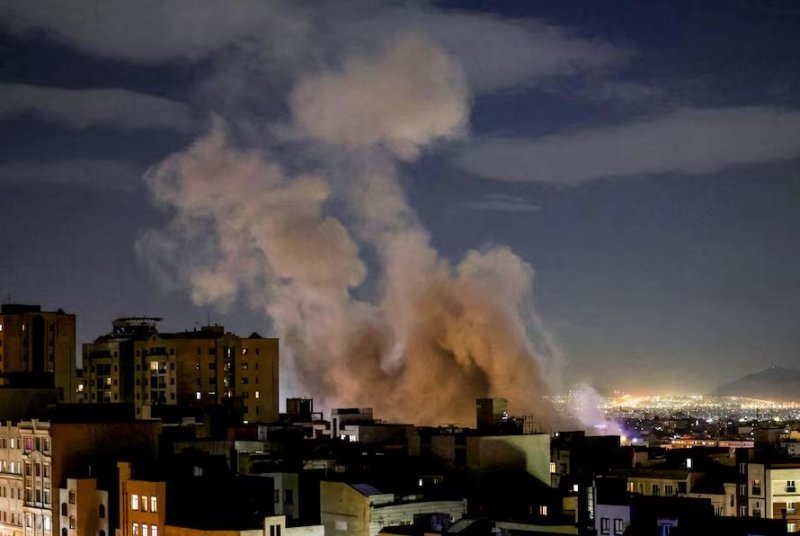 Iran yihimuye kuri Leta zunze Ubumwe za Amerika imaze iminsi 2 iyigabaho ibitero