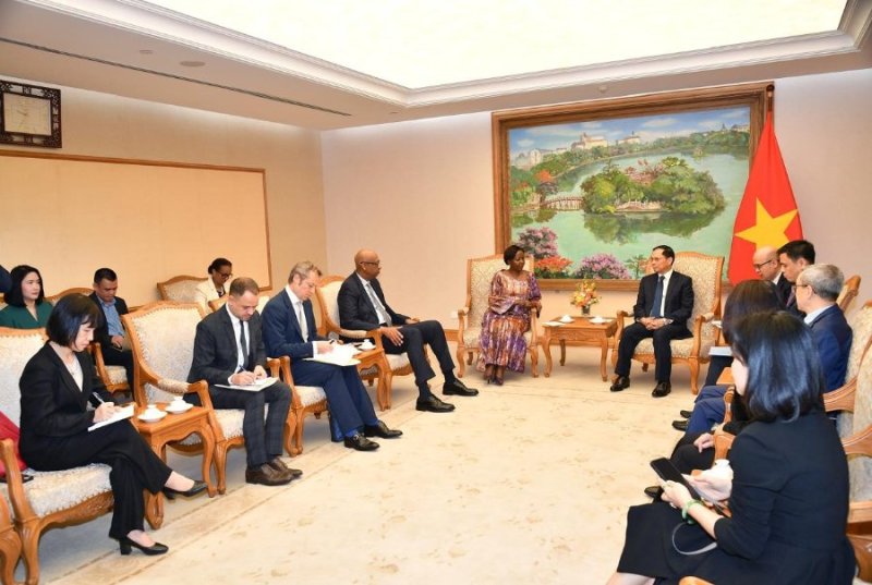 Umunyamabanga Mukuru wa OIF ari muri Vietnam