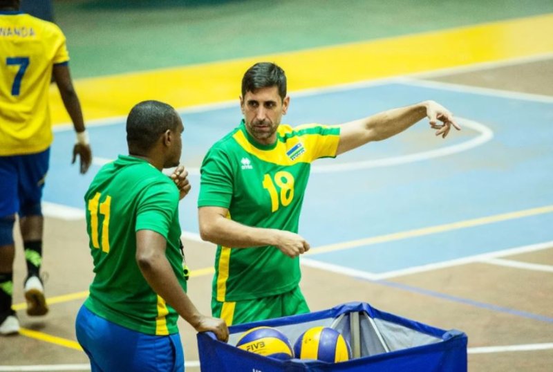 Volleyball: Umutoza w'ikipe y'igihugu yashyize hanze urutonde rw'abakinnyi azakoresha mu gikombe cy'Afurika