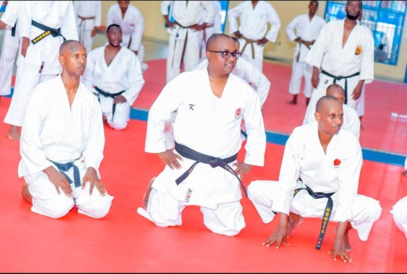 Minisitiri Ngabitsinze yatsindiye Dan ya 2 mu mukino wa Karate