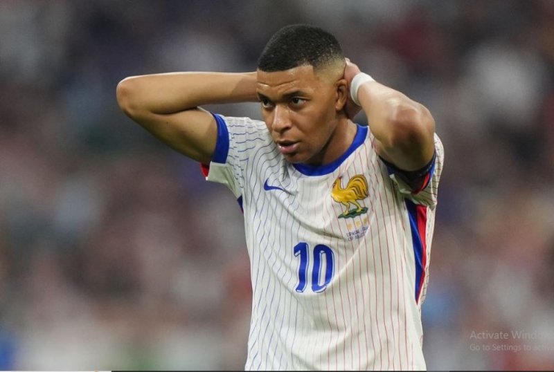 Mbappé yigaramye abamushinja gufata ku ngufu