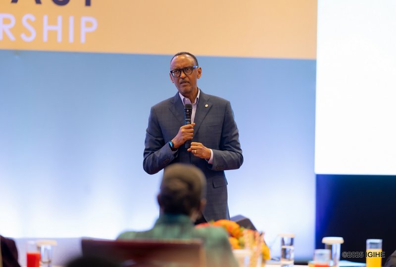 Perezida Kagame yagaragaje impungenge kuri gatanya n'amashusho y'urukozasoni byeze mu Rwanda