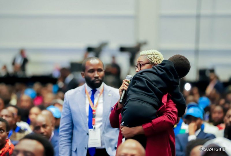Uko byagendekeye umugore watakambiye Perezida Kagame ku mwana we avuga ko yatewe ubumuga n'abaganga