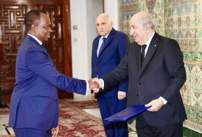 Amb. Vincent Karega yatanze impapuro zimwemerera guhagararira u Rwanda muri Algérie