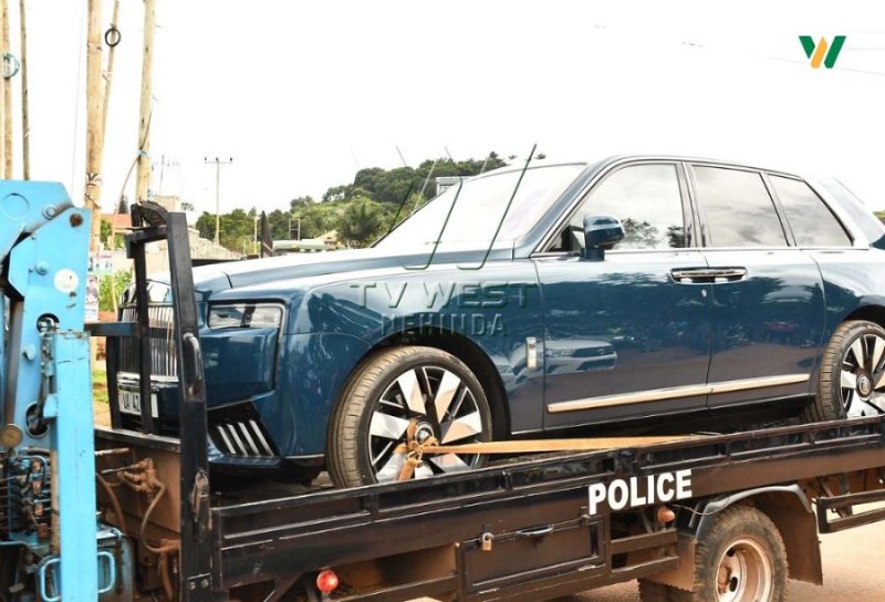 Imodoka ebyiri z'uwahoze ari Perezida w'Inteko ya Uganda zafatiriwe