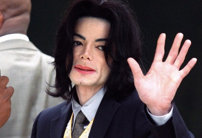 Abagabo basambanyijwe na Michael Jackson barishyuza miliyoni 400$