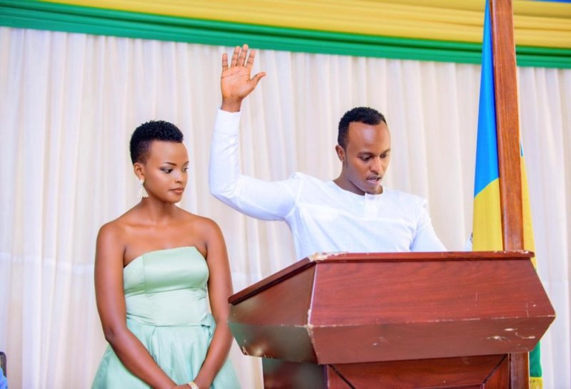 Niyonzima Olivier Seif yasezeranye mu mategeko n'umukunzi we [AMAFOTO]