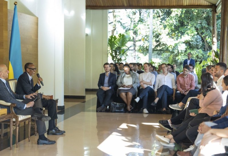 Ntuzemere kuguma hasi: Perezida Kagame aganira n'abanyeshuri ba Harvard Business School
