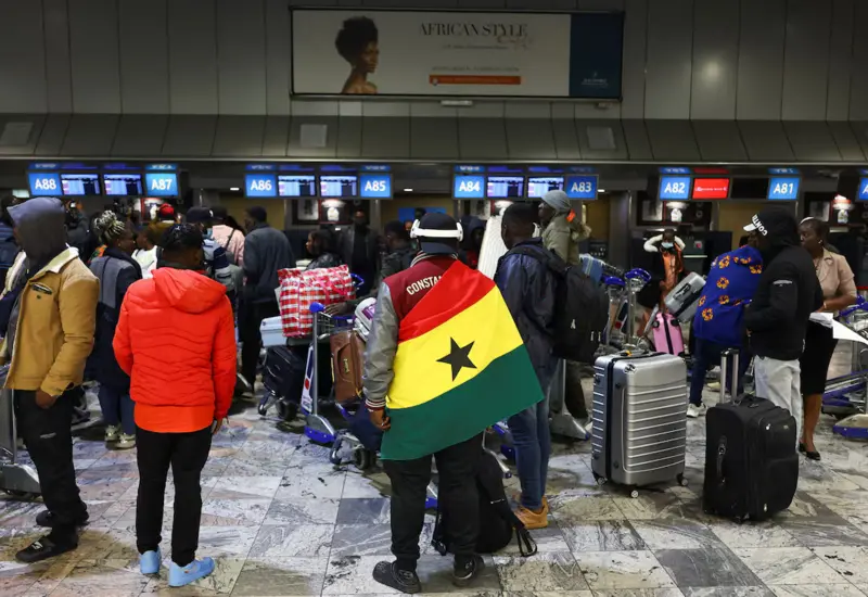  Afurika y'Epfo: Imyigaragambyo irwanya abanyamahanga iteye Abanya-Ghana gutahuka