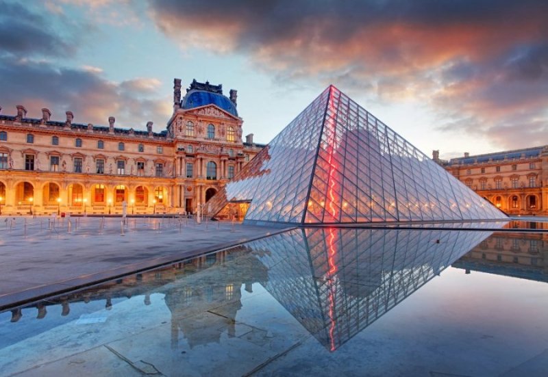 Umuyobozi w'Inzu Ndangamurage ya Louvre yeguye nyuma y'ubujura bwayibasiye