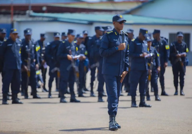 Impanuro zahawe Abapolisi b'u Rwanda bagiye gusimbura abandi b'itsinda ririnda abayobozi bakuru muri Centrafrique